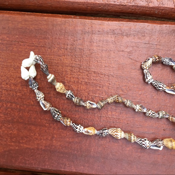 Boho Artisan handmade Shell Necklace. - Picture 3 of 7